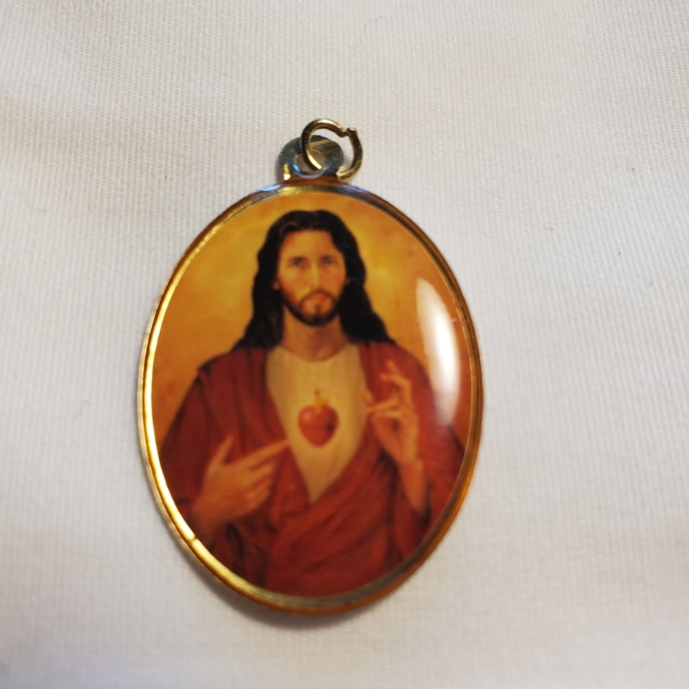 Sacred Heart Of Jesus Medal Pendant Charm Gold Tone